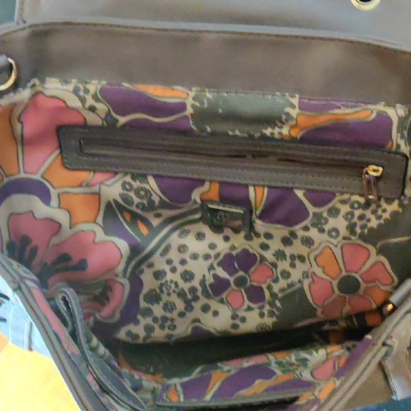 Guess Top Handle Flap Bag - Picture 3 of 3